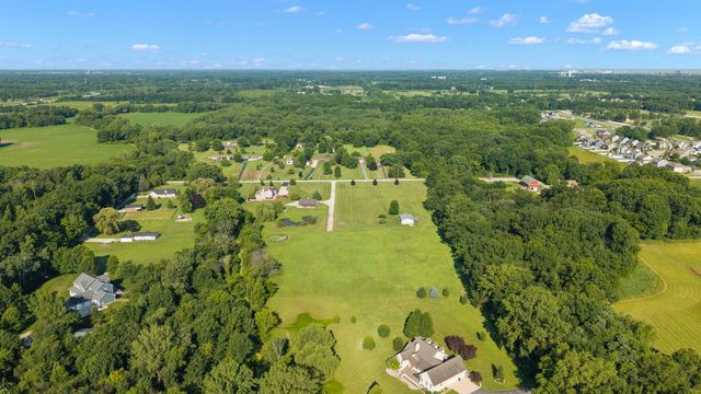 1065 N 50 W, Chesterton, IN 46304