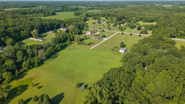 1065 N 50 W, Chesterton, IN 46304