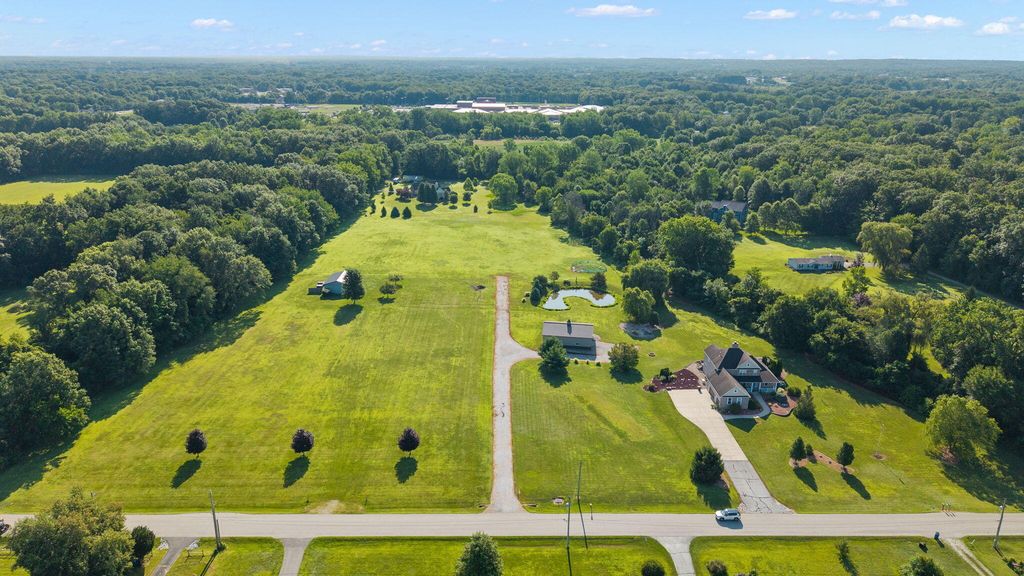 1065 N 50 W, Chesterton, IN 46304