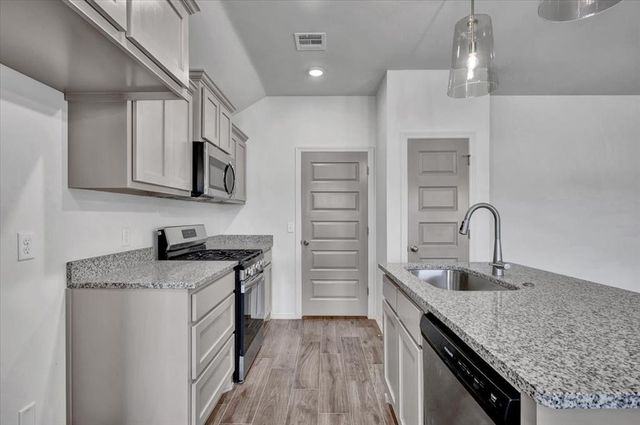 10649 SW 18th Street, Yukon, OK 73099