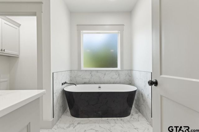 15837 Stillwaters, Lindale, TX 75771