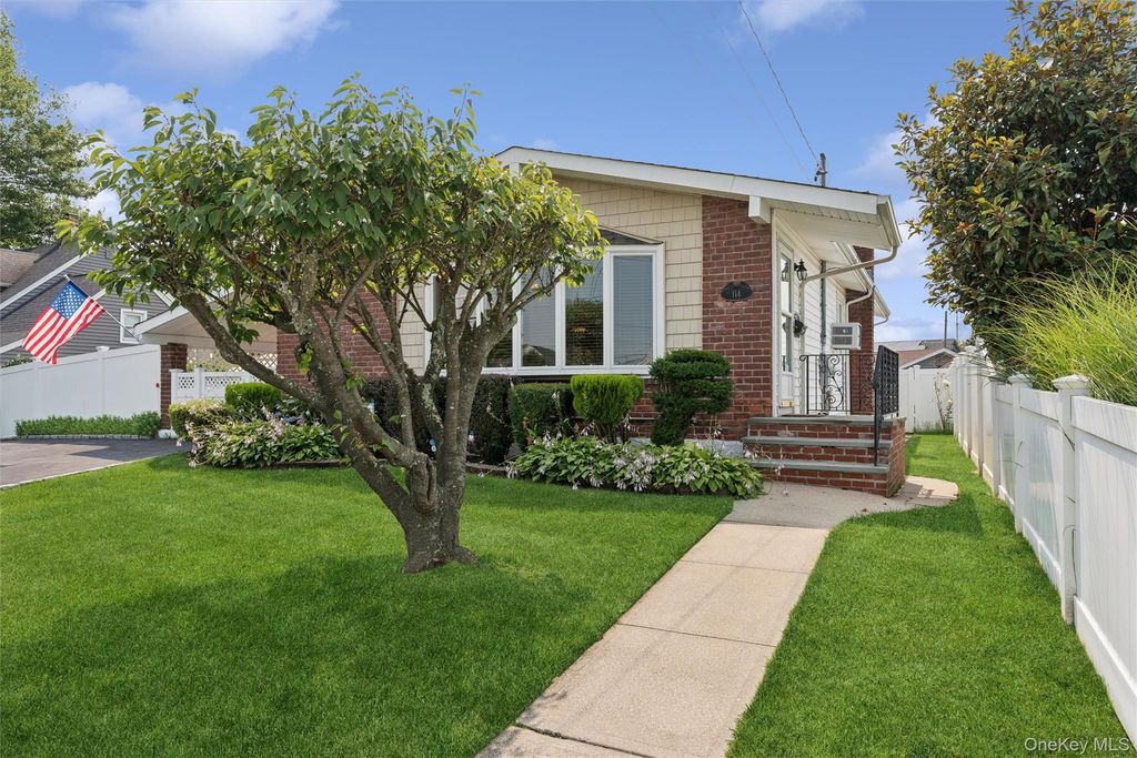 114 Miller Road, Hicksville, NY 11801 — photo 3