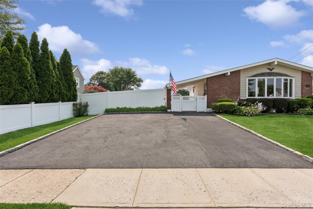 114 Miller Road, Hicksville, NY 11801 — photo 4