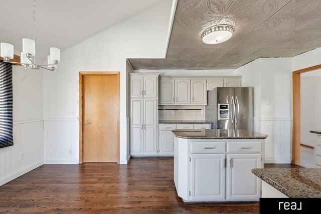 2013 Liberty Lane, Papillion, NE 68133