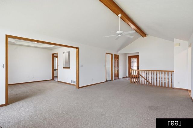 2013 Liberty Lane, Papillion, NE 68133
