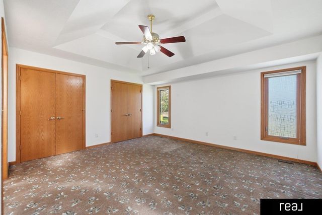 2013 Liberty Lane, Papillion, NE 68133