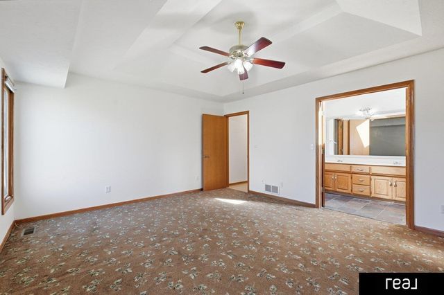 2013 Liberty Lane, Papillion, NE 68133