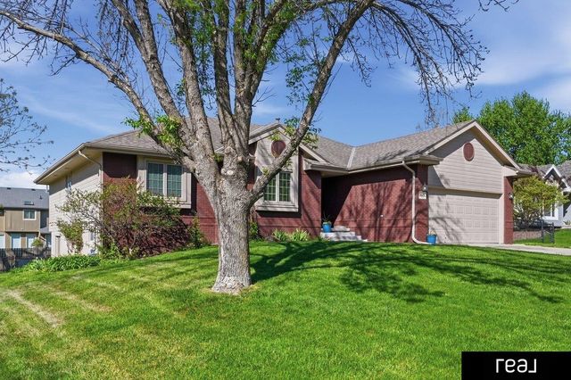 2013 Liberty Lane, Papillion, NE 68133
