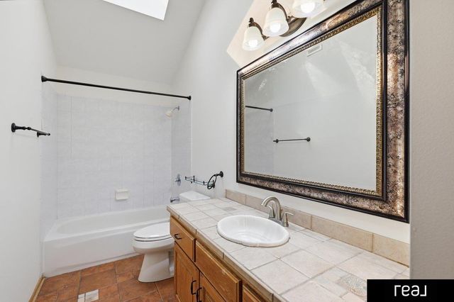 2013 Liberty Lane, Papillion, NE 68133