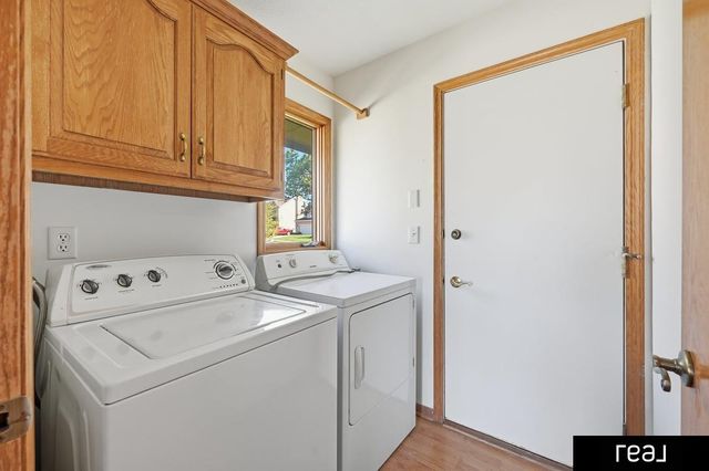 2013 Liberty Lane, Papillion, NE 68133