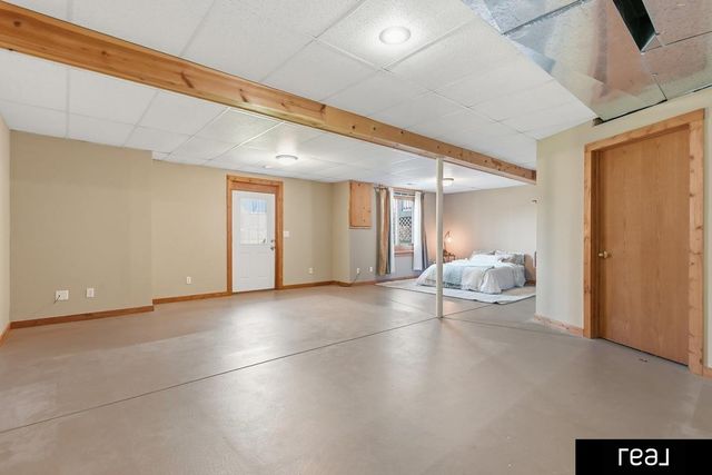 2013 Liberty Lane, Papillion, NE 68133
