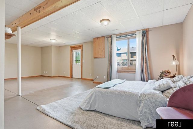 2013 Liberty Lane, Papillion, NE 68133