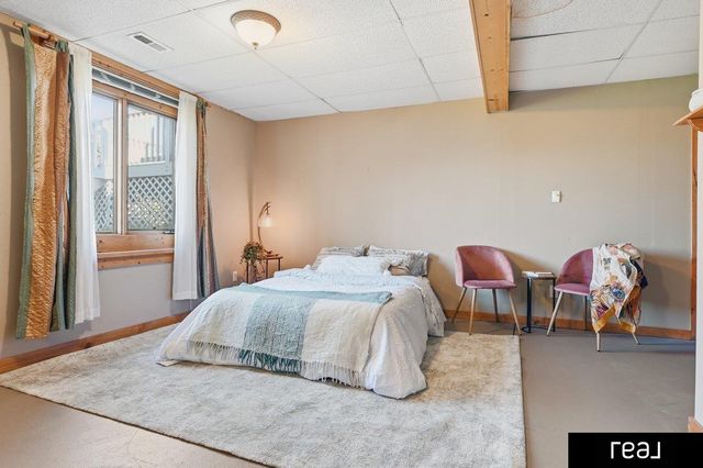 2013 Liberty Lane, Papillion, NE 68133