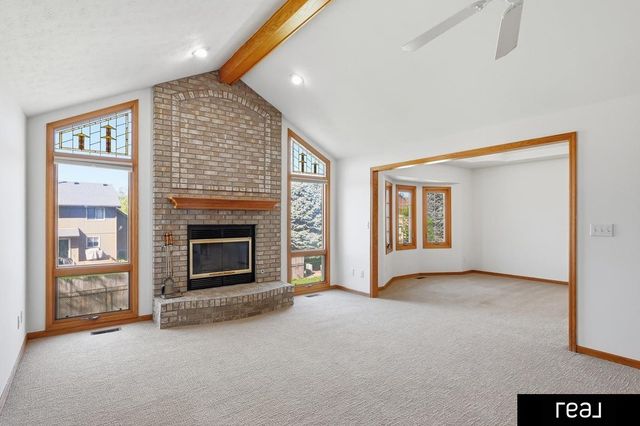 2013 Liberty Lane, Papillion, NE 68133