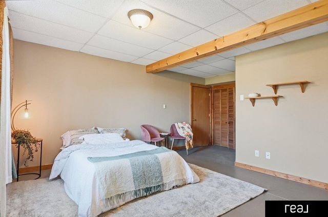 2013 Liberty Lane, Papillion, NE 68133