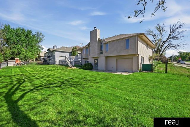 2013 Liberty Lane, Papillion, NE 68133