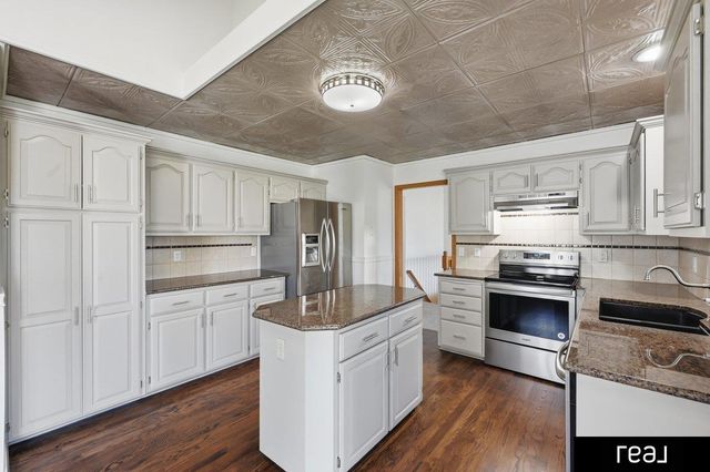 2013 Liberty Lane, Papillion, NE 68133