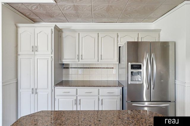 2013 Liberty Lane, Papillion, NE 68133