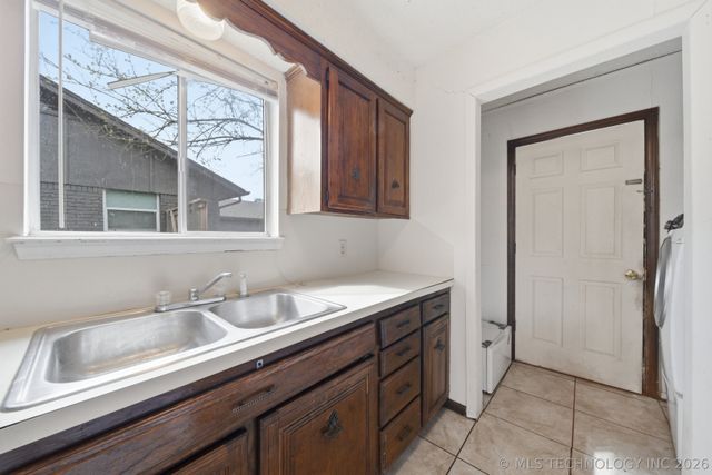 11552 E 27th Court, Tulsa, OK 74129