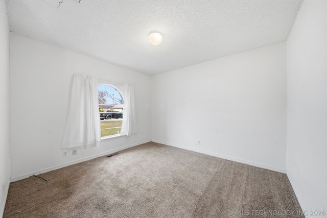 11552 E 27th Court, Tulsa, OK 74129