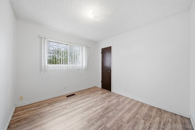 11552 E 27th Court, Tulsa, OK 74129