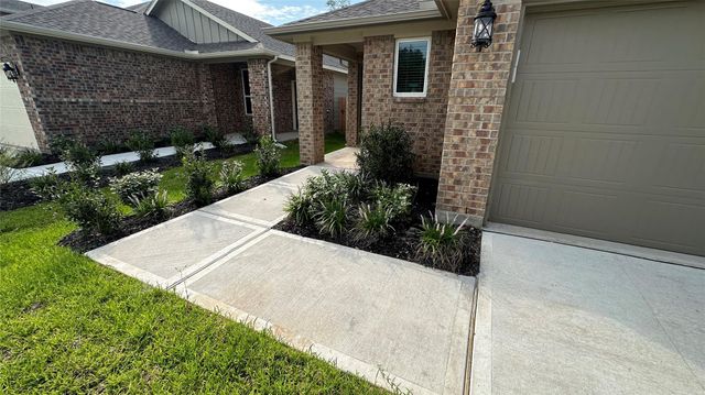 221 Harper Ridge Drive, Conroe, TX 77316