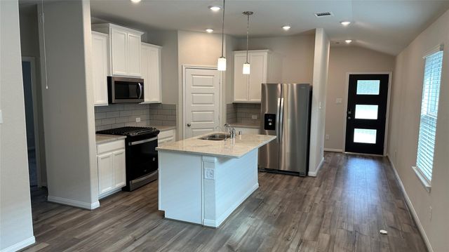 221 Harper Ridge Drive, Conroe, TX 77316