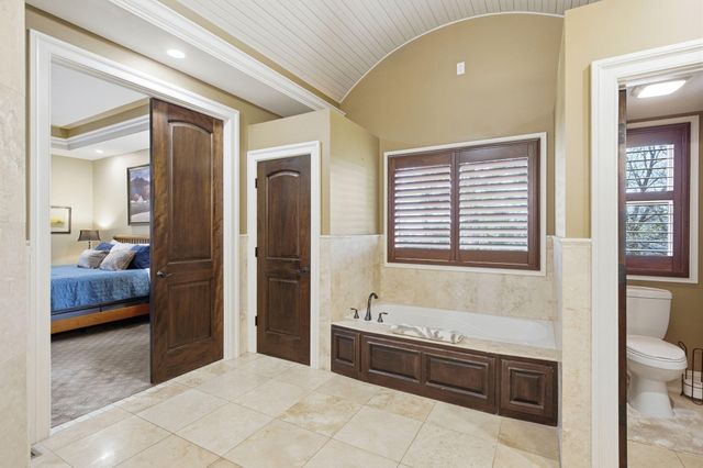 4501 S HARVEST RD, Columbia, MO 65203