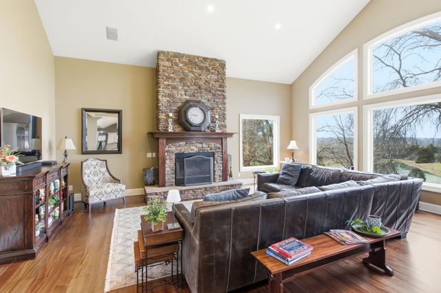 4501 S HARVEST RD, Columbia, MO 65203