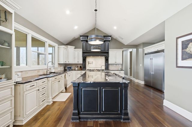 4501 S HARVEST RD, Columbia, MO 65203