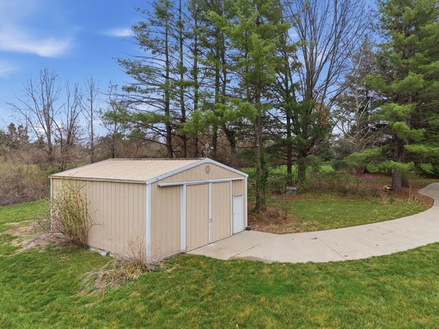 4501 S HARVEST RD, Columbia, MO 65203