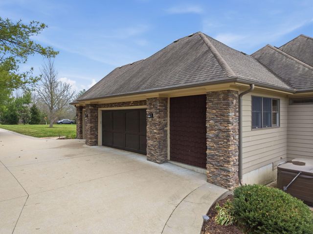 4501 S HARVEST RD, Columbia, MO 65203