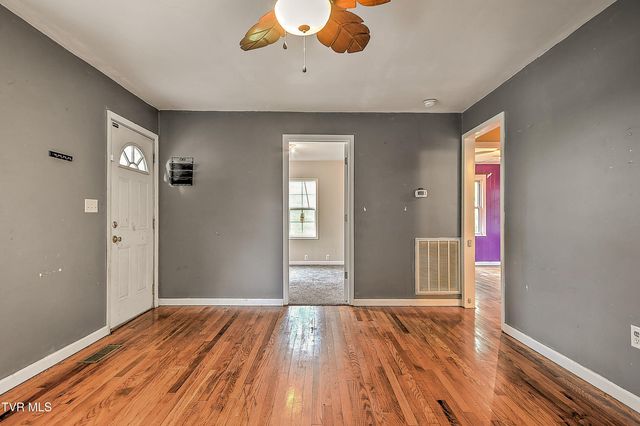 409 Crockett Street, Bristol, VA 24201