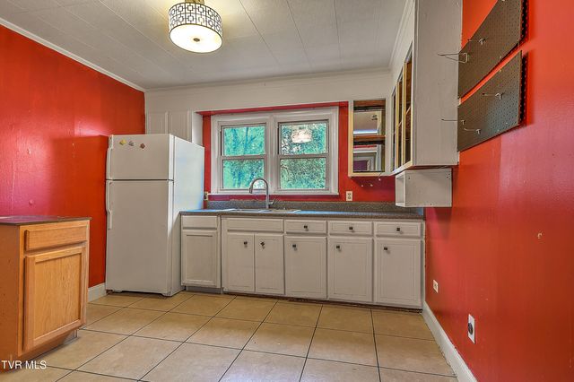409 Crockett Street, Bristol, VA 24201