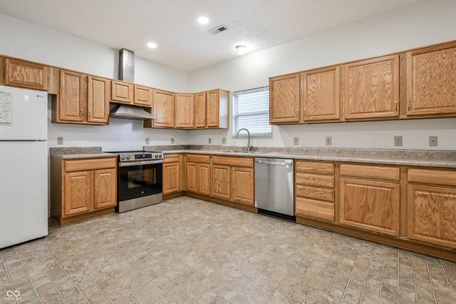 8005 Wildcat Run Lane, Indianapolis, IN 46239