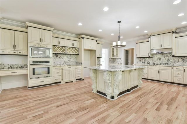 5121 Hope SW Court, Lilburn, GA 30047