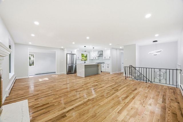7 Hillcrest Dr, Acton, MA 01720