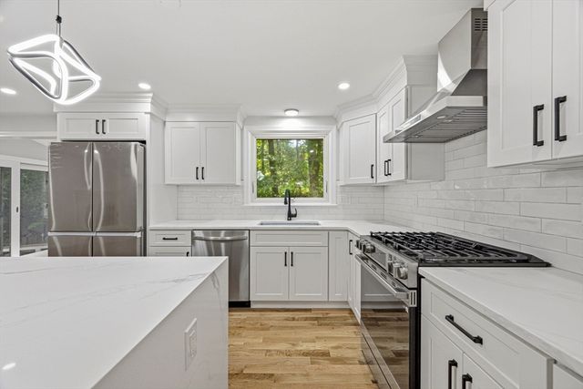 7 Hillcrest Dr, Acton, MA 01720