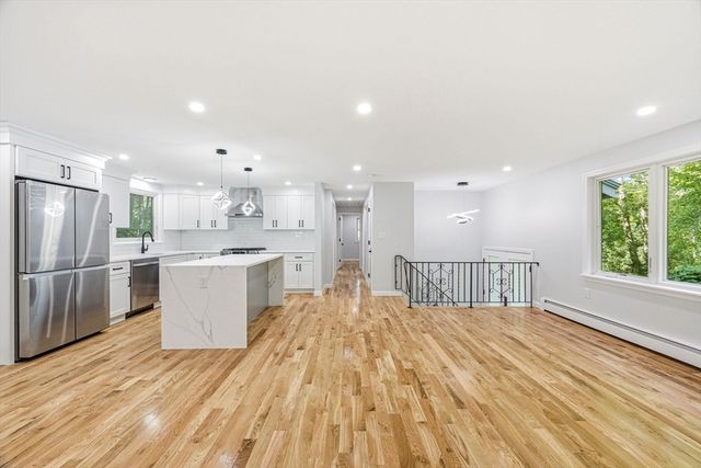 7 Hillcrest Dr, Acton, MA 01720