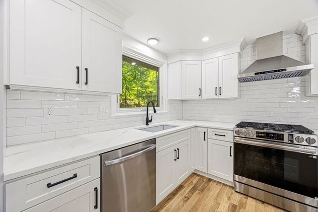 7 Hillcrest Dr, Acton, MA 01720