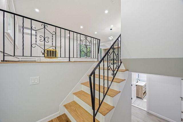 7 Hillcrest Dr, Acton, MA 01720