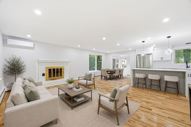 7 Hillcrest Dr, Acton, MA 01720