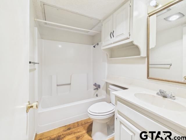 784 Southwood Dr, Athens, TX 75751