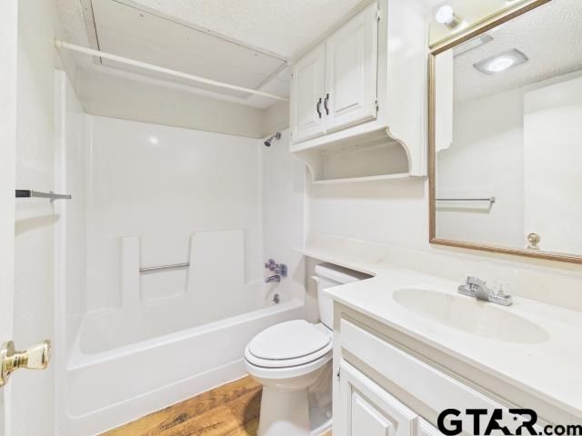 784 Southwood Dr, Athens, TX 75751