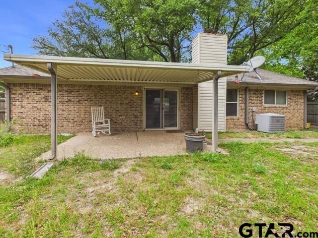 784 Southwood Dr, Athens, TX 75751