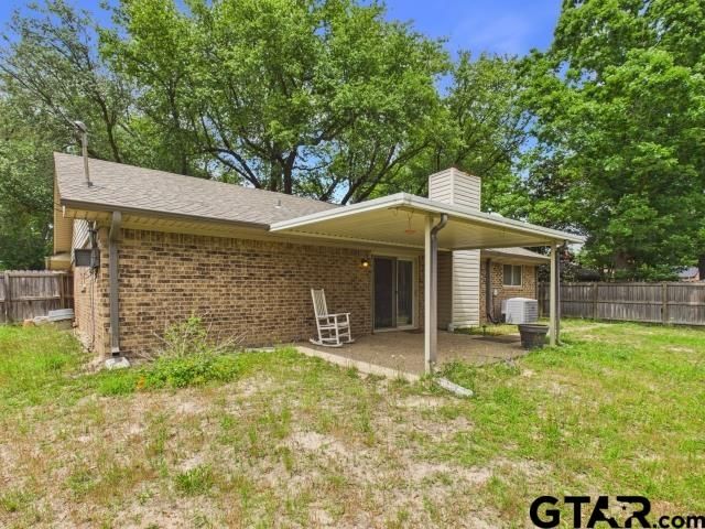 784 Southwood Dr, Athens, TX 75751
