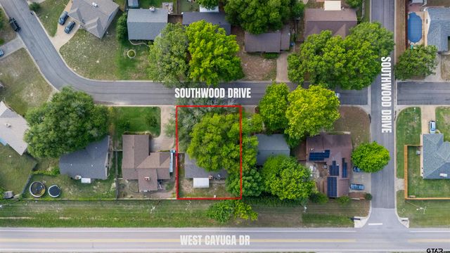 784 Southwood Dr, Athens, TX 75751