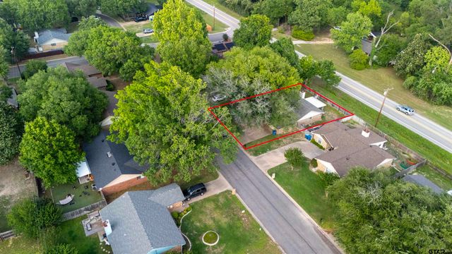 784 Southwood Dr, Athens, TX 75751
