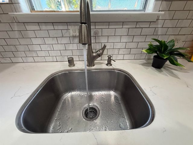 1362 Esser Ave, San Leandro, CA 94579