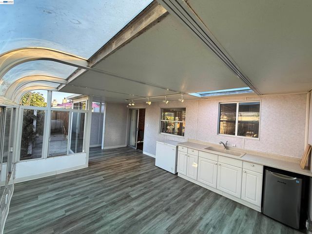 1362 Esser Ave, San Leandro, CA 94579